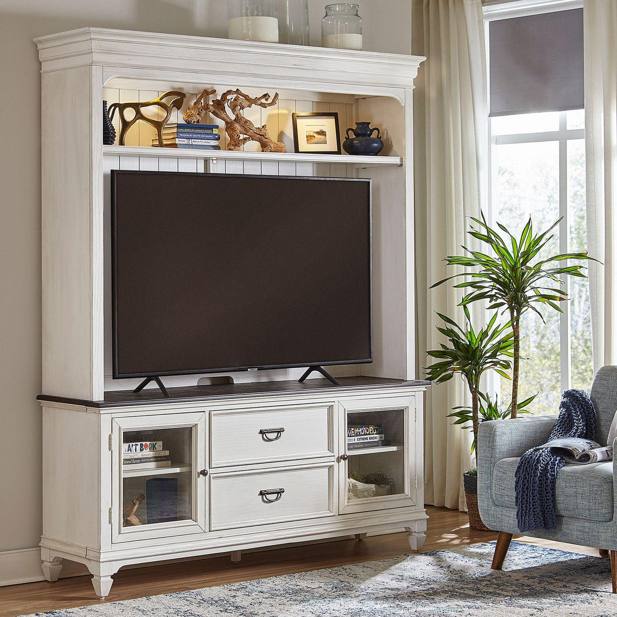 Liberty Furniture Industries Inc. Allyson Park 417-ENT-ENC Entertainment Center IMAGE 2