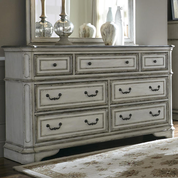 Liberty Furniture Industries Inc. Magnolia Manor 7-Drawer Dresser 244-BR31