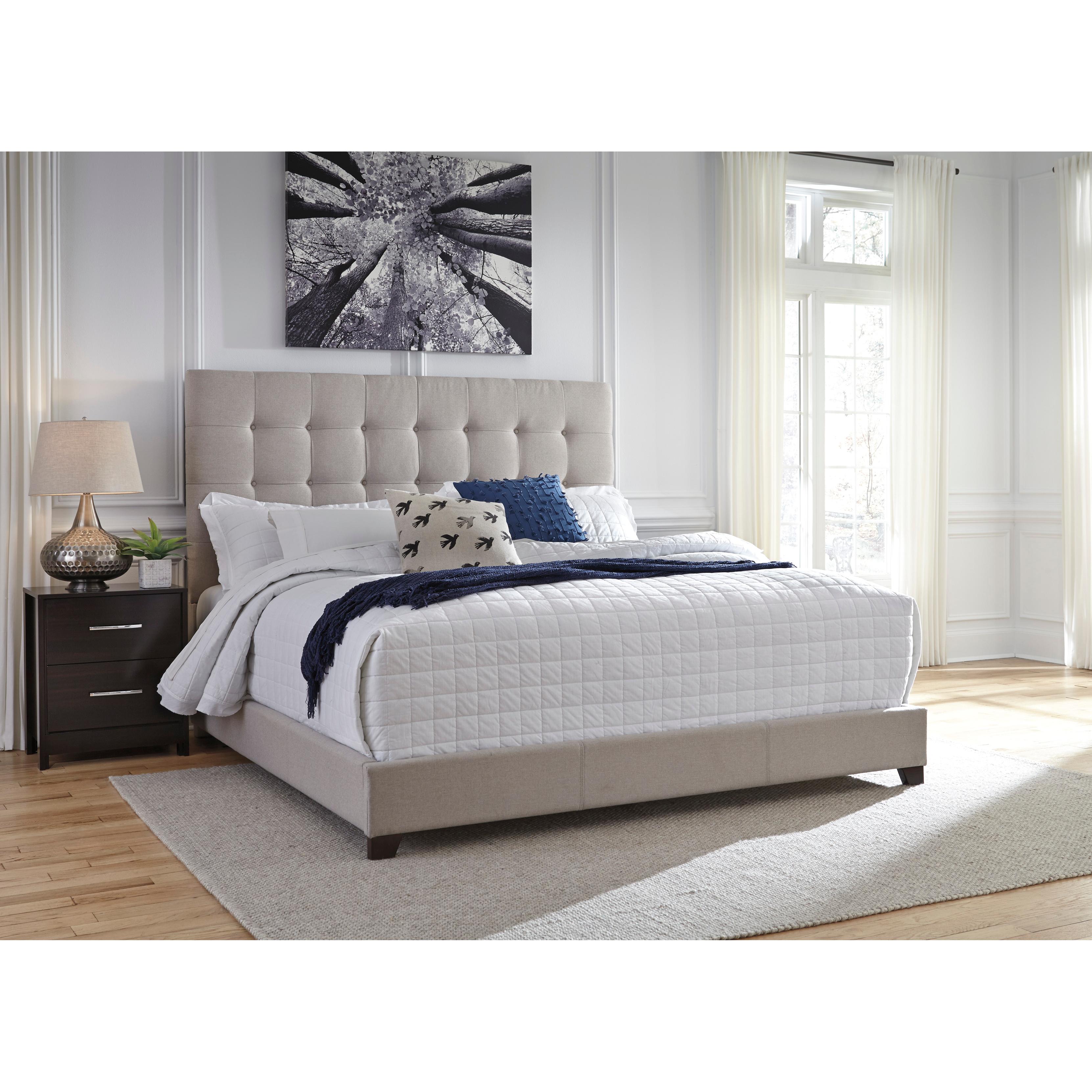  Size_Queen --  Signature Design by Ashley Dolante Upholstered Panel Bed IMAGE 3