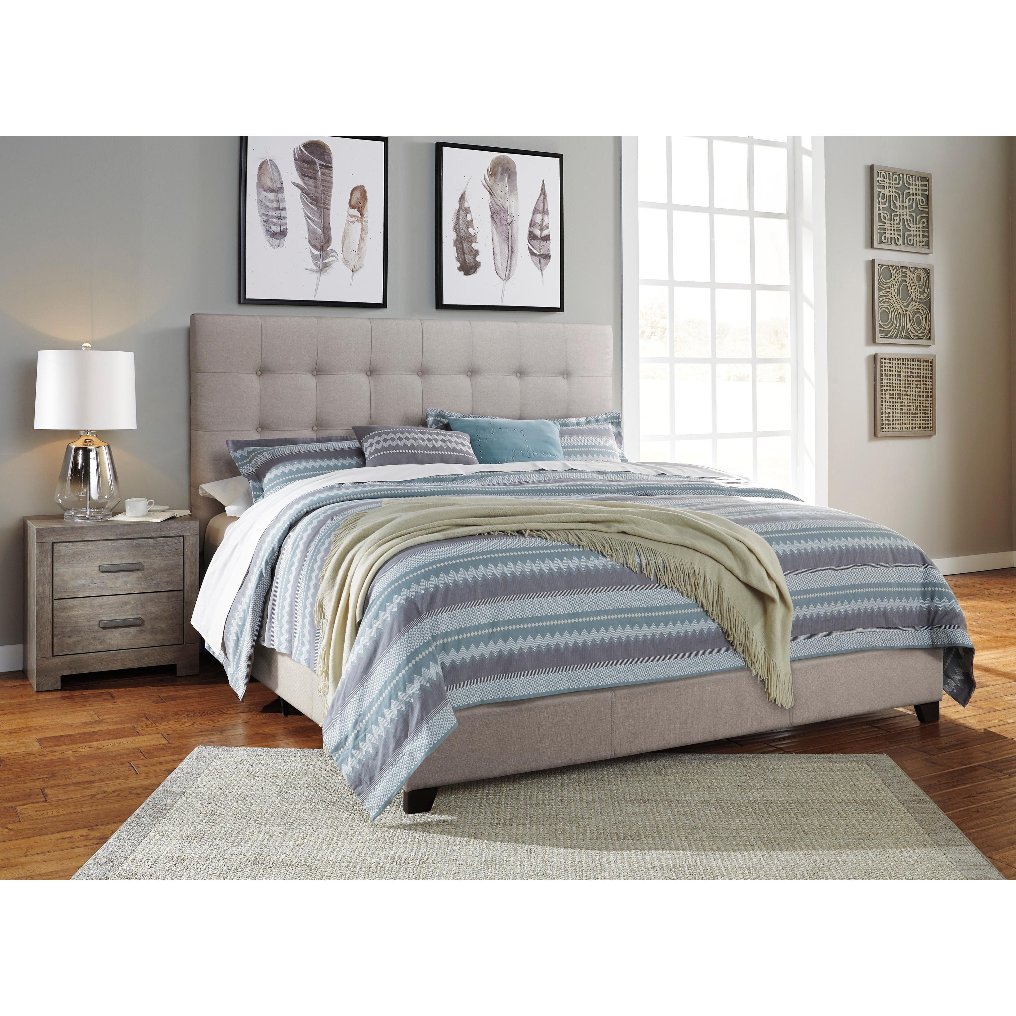  Size_Queen --  Signature Design by Ashley Dolante Upholstered Panel Bed IMAGE 5