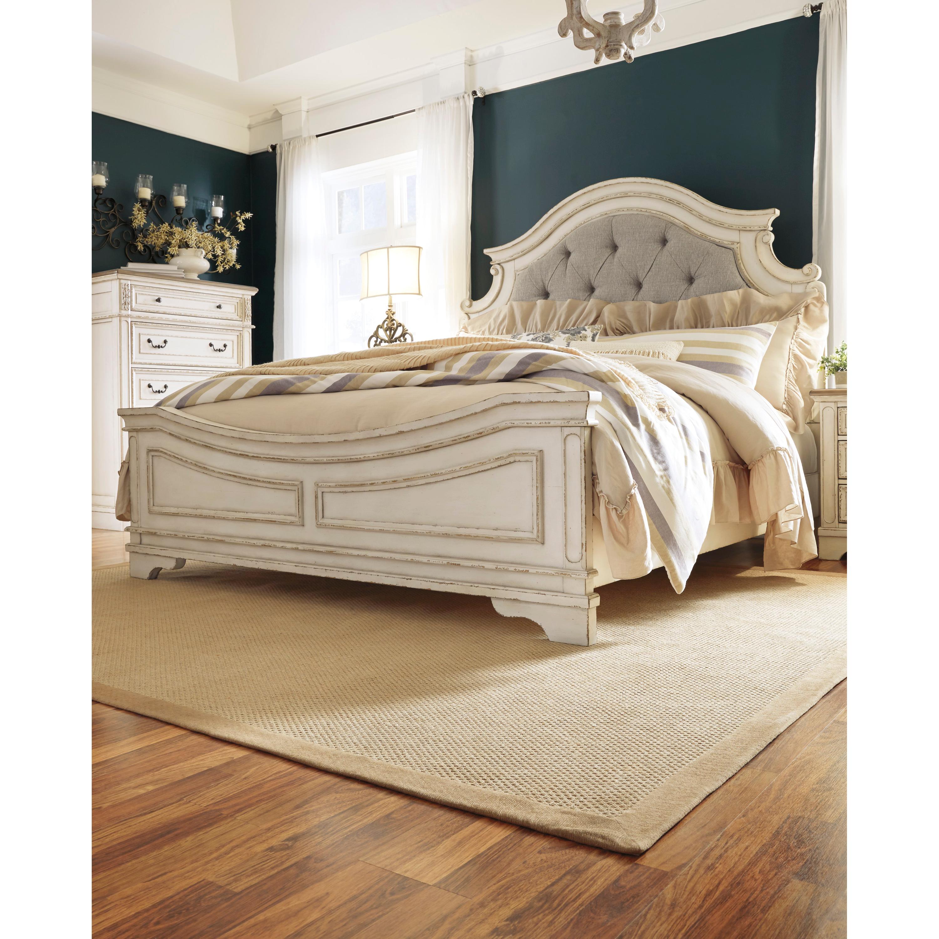  Size_Queen --  Signature Design by Ashley Realyn Upholstered Panel Bed IMAGE 6