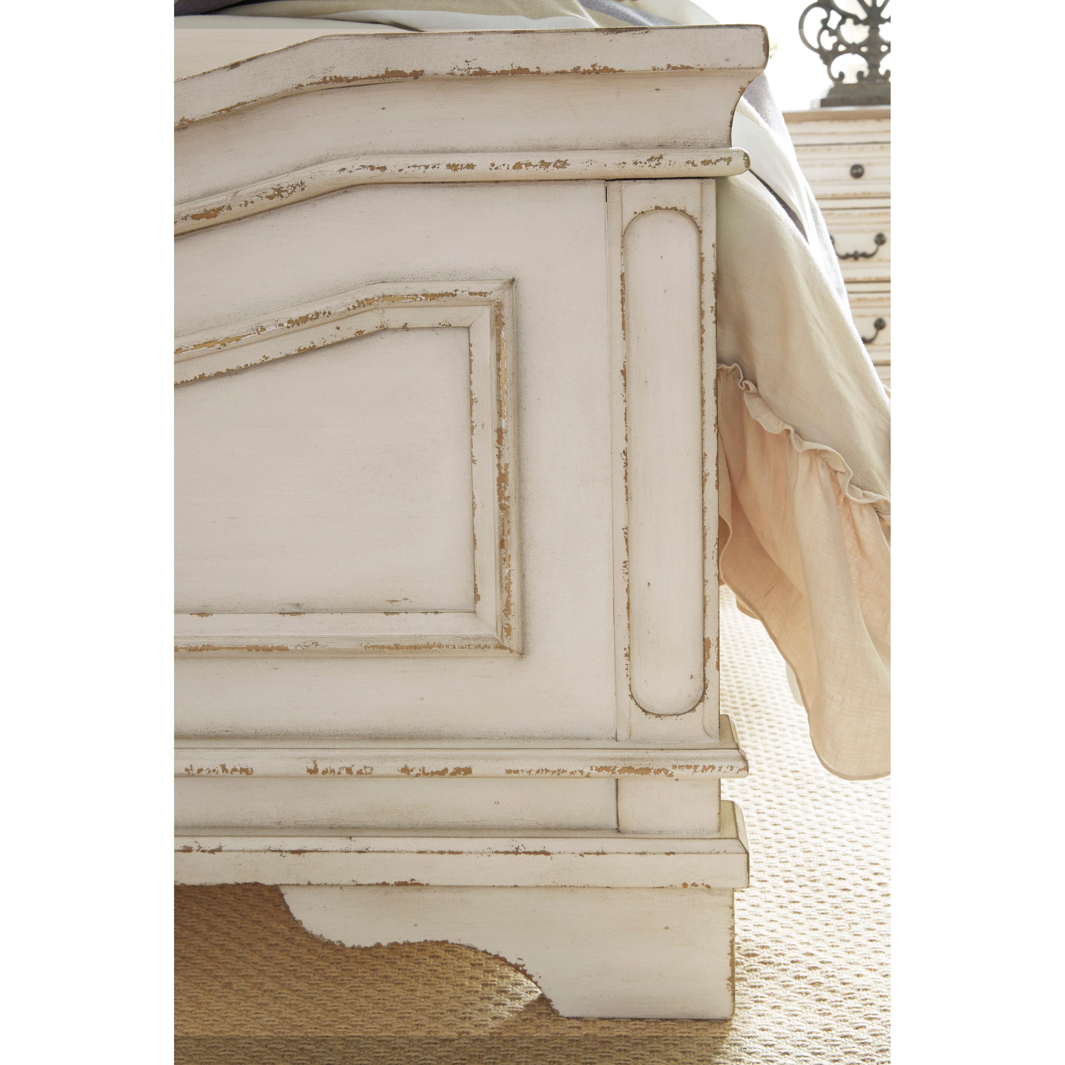  Size_King --  Realyn B743B6 King Upholstered Panel Bed IMAGE 4