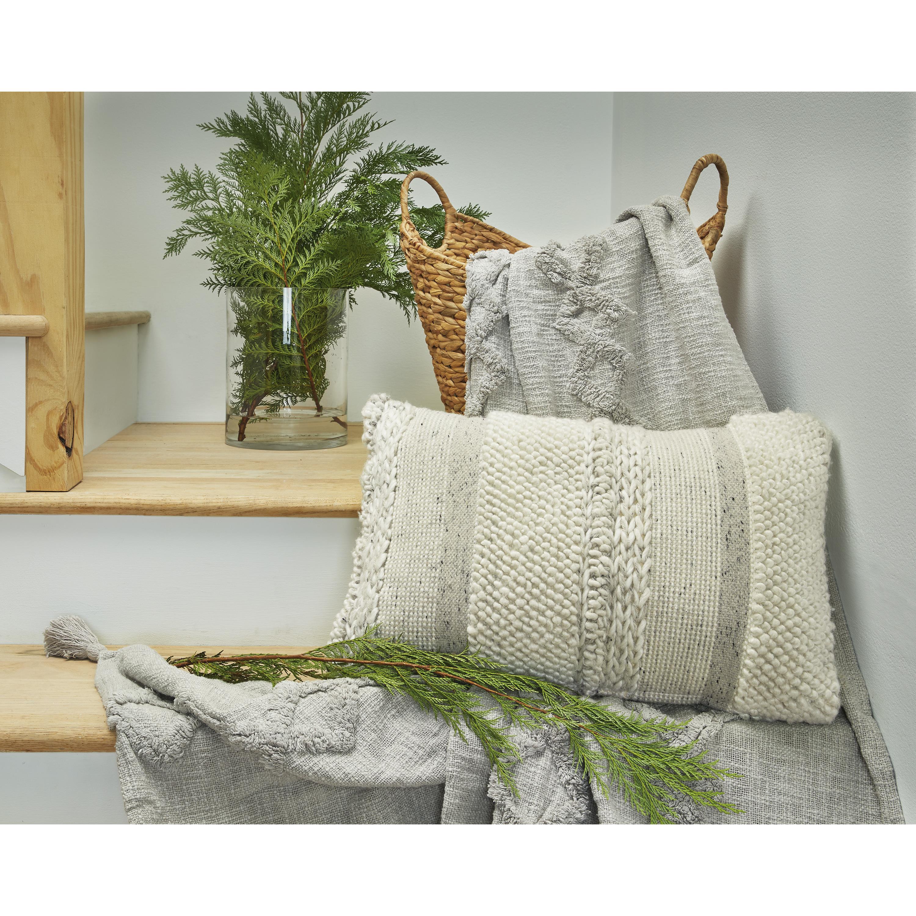  Signature Design by Ashley Standon A1001005 Pillow IMAGE 4