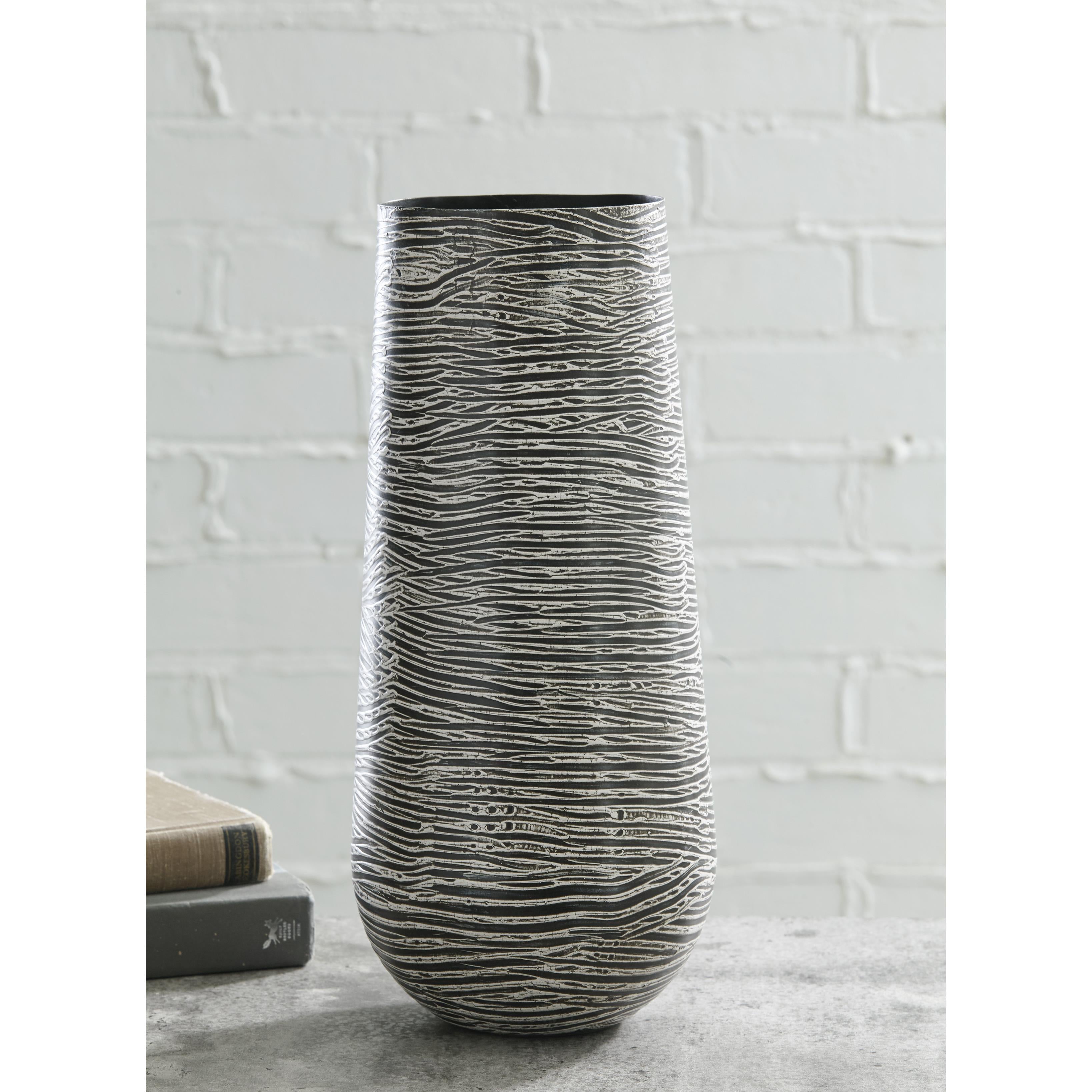  Signature Design by Ashley Fynn A2000515 Vase IMAGE 2