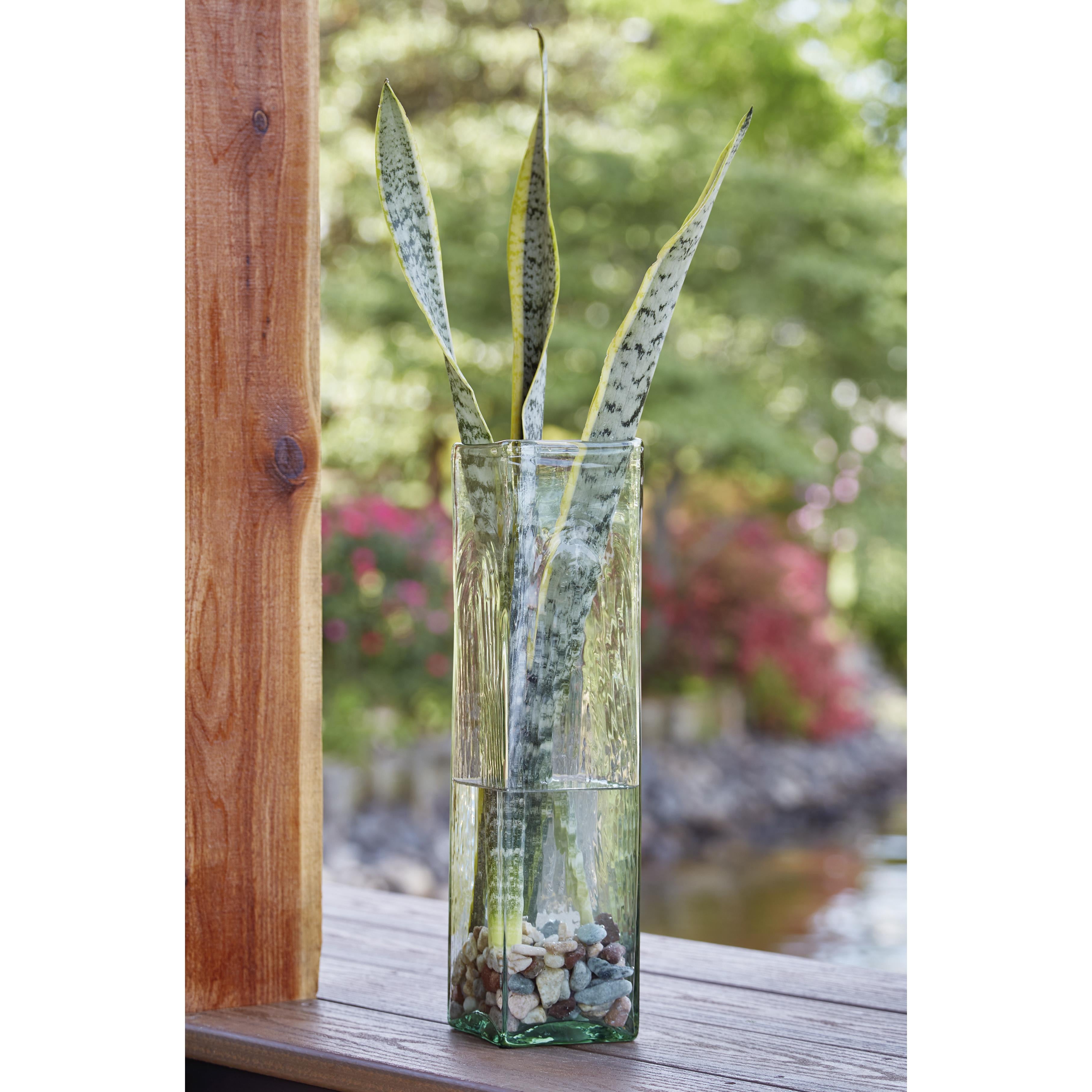  Signature Design by Ashley Taylow A2000538 Vase IMAGE 3