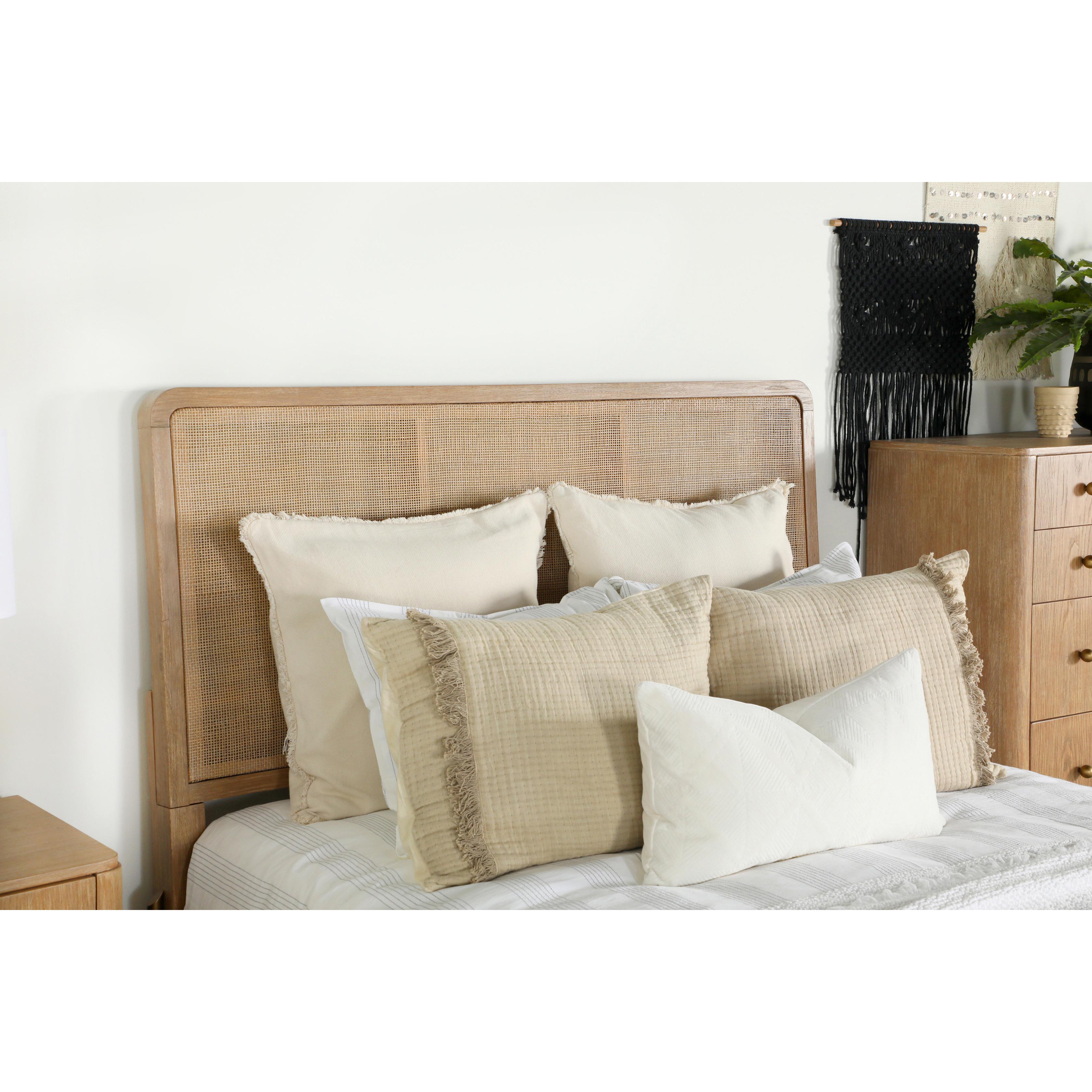  Size_Queen --  Coaster Furniture Arini Upholstered Panel Bed IMAGE 13