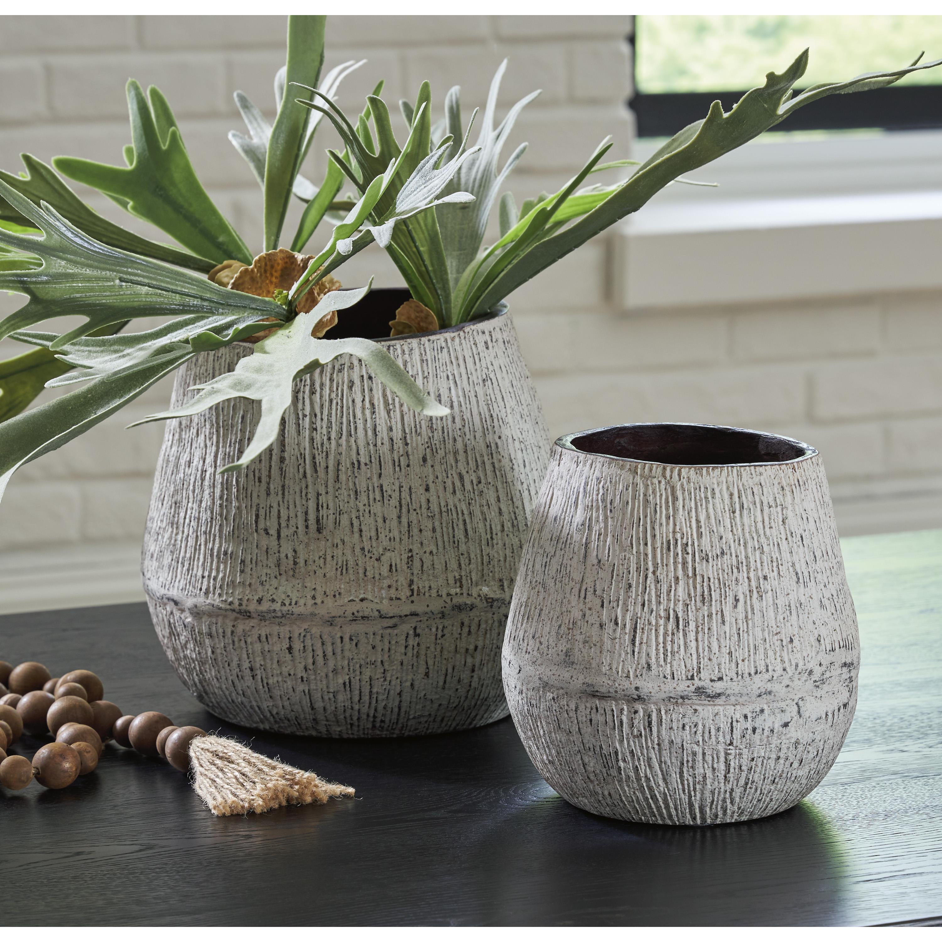  Signature Design by Ashley Claymount A2000636 Vase IMAGE 4