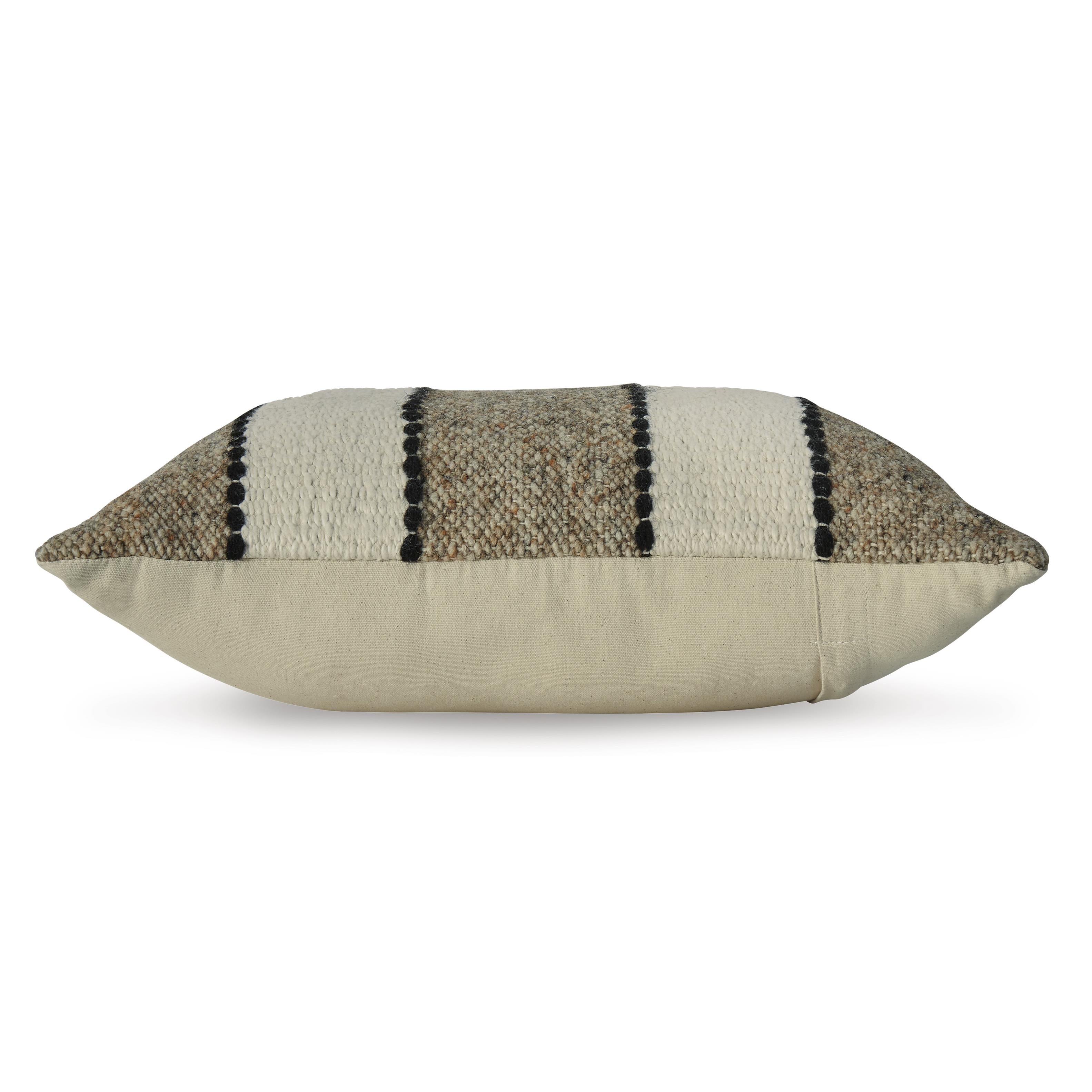  Signature Design by Ashley Rueford A1001063 Pillow IMAGE 3