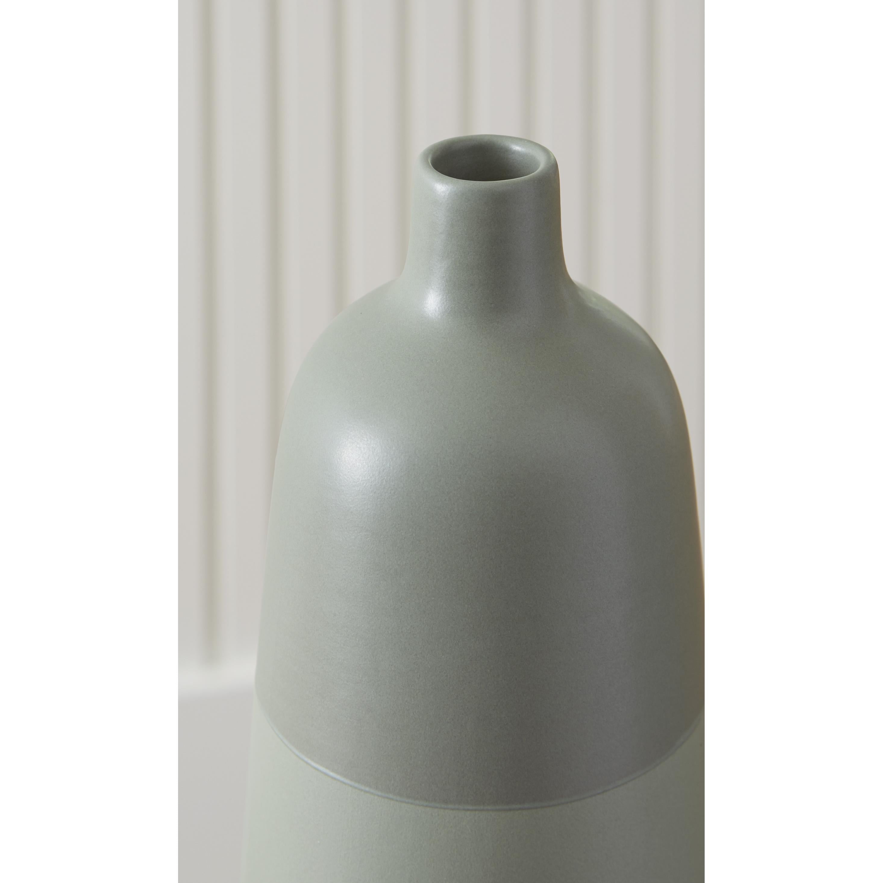  Signature Design by Ashley Peerland A2000655 Vase IMAGE 3