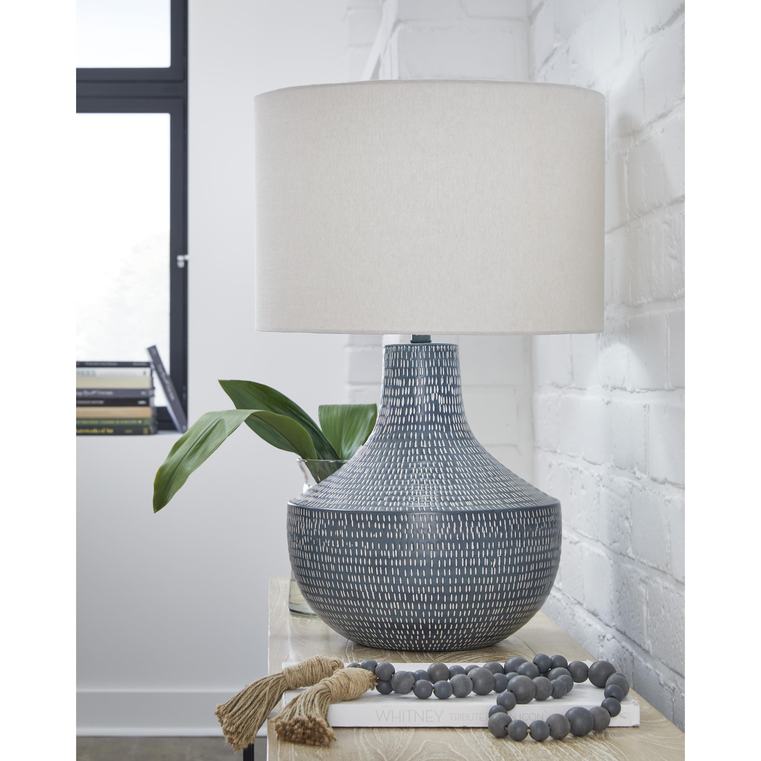  Signature Design by Ashley Schylarmont L207474 Metal Table Lamp IMAGE 2