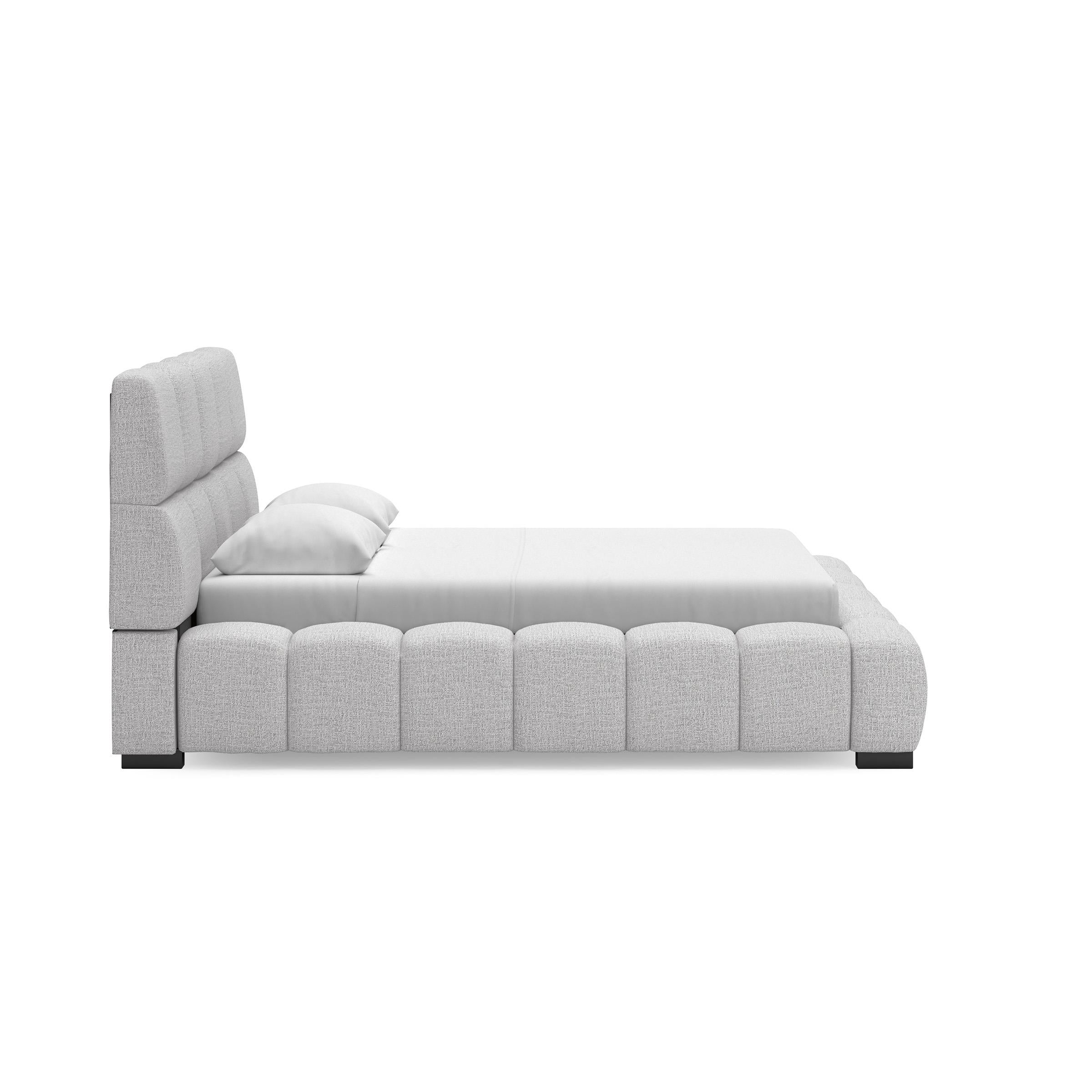  Size_Queen --  Signature Design by Ashley Grendusk Upholstered Platform Bed IMAGE 2