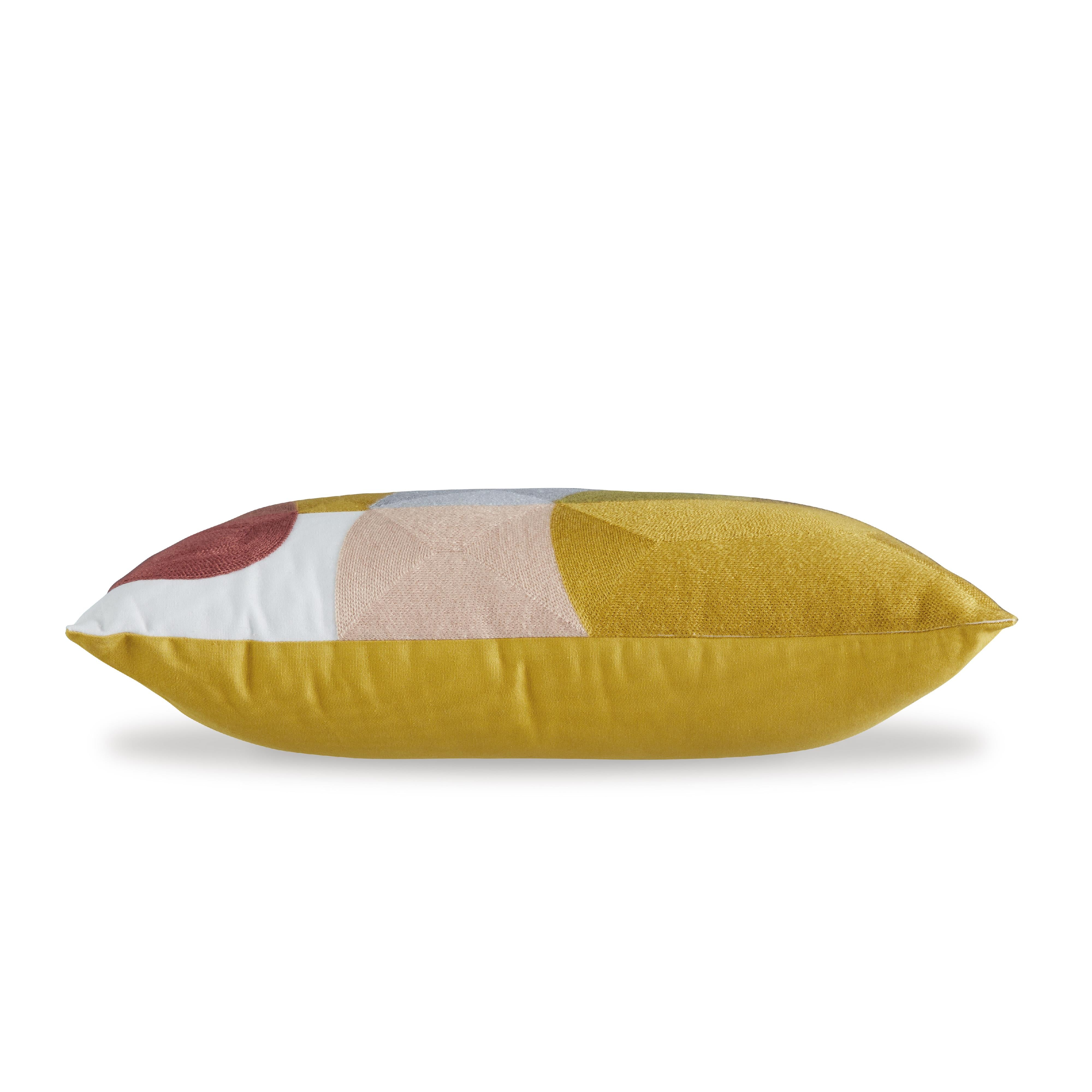  Signature Design by Ashley Varness A1001095 Pillow IMAGE 3