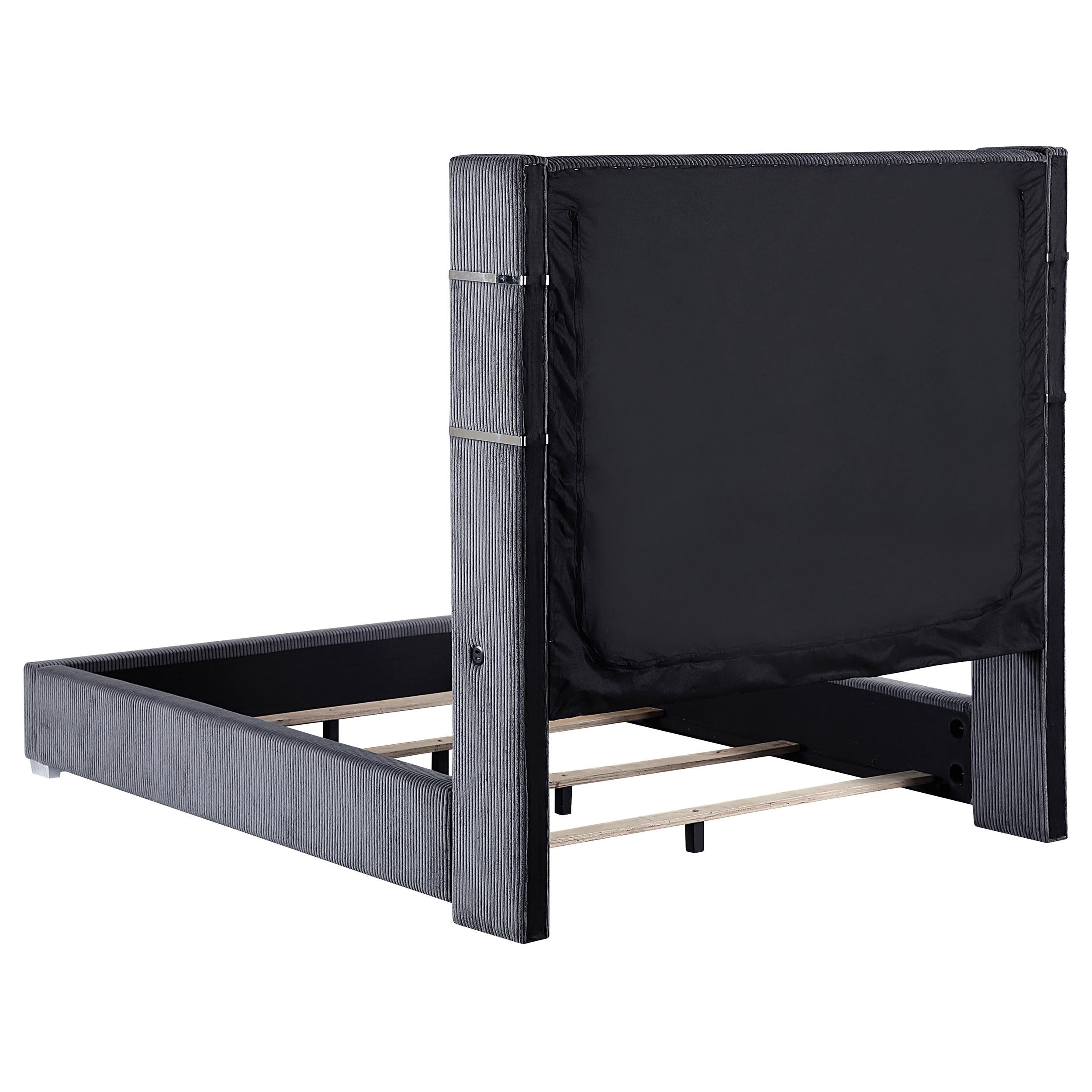  Size_Queen --  Coaster Furniture Tisdall Upholstered Panel Bed IMAGE 3