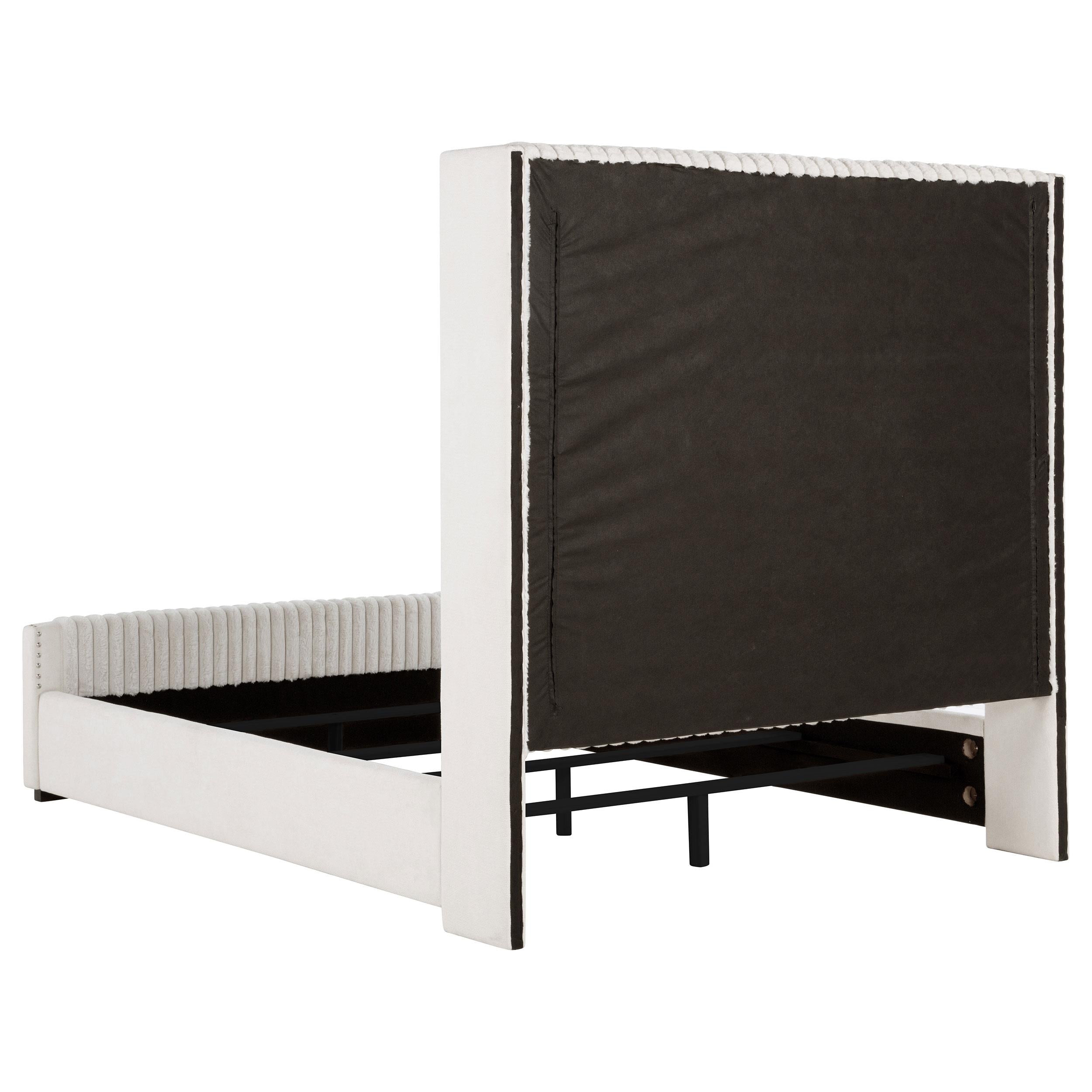  Size_Queen --  Coaster Furniture Natasha Upholstered Panel Bed IMAGE 3