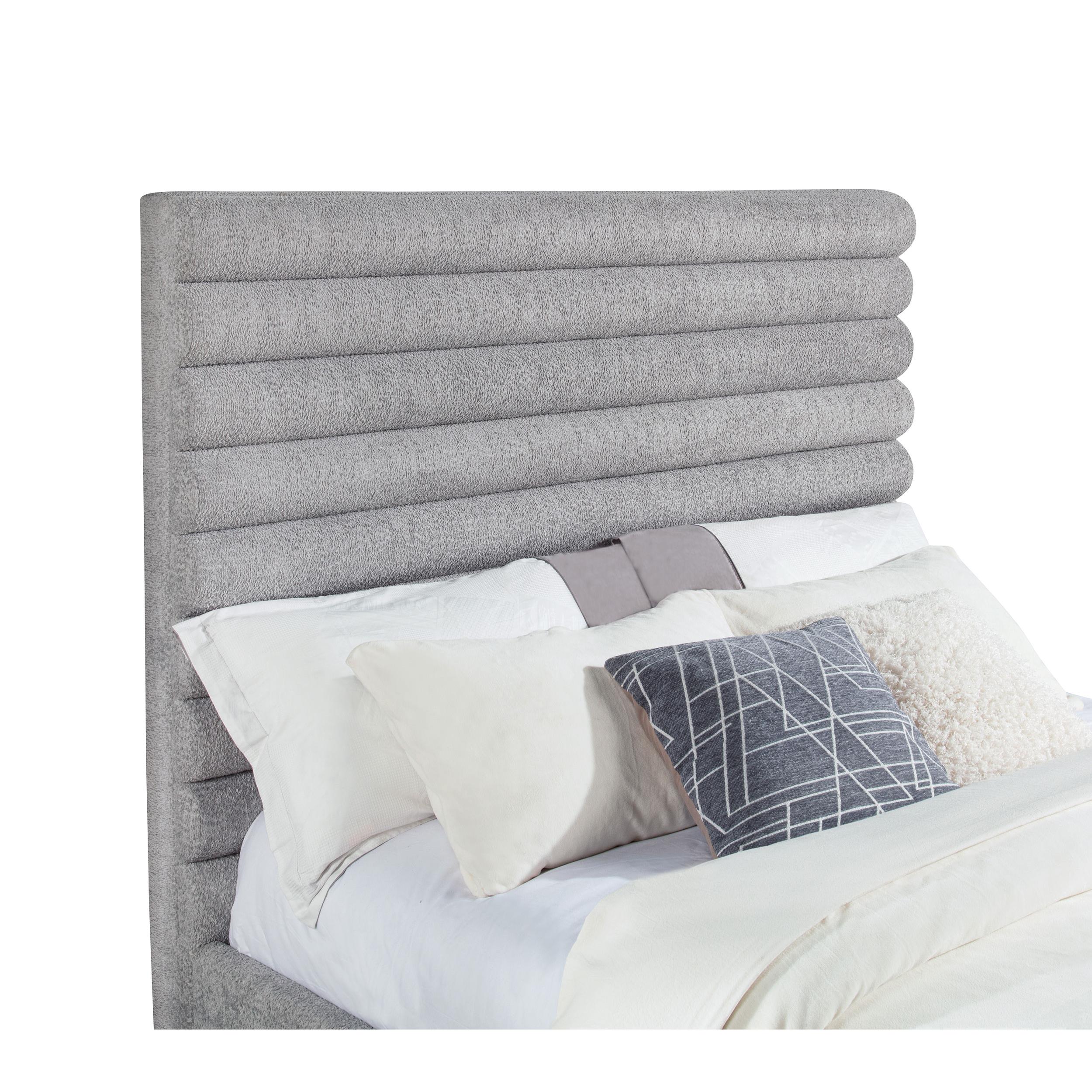  Coaster Furniture Patricia 300719Q 58-inch Boucle Upholstered Queen Bed - Grey IMAGE 2