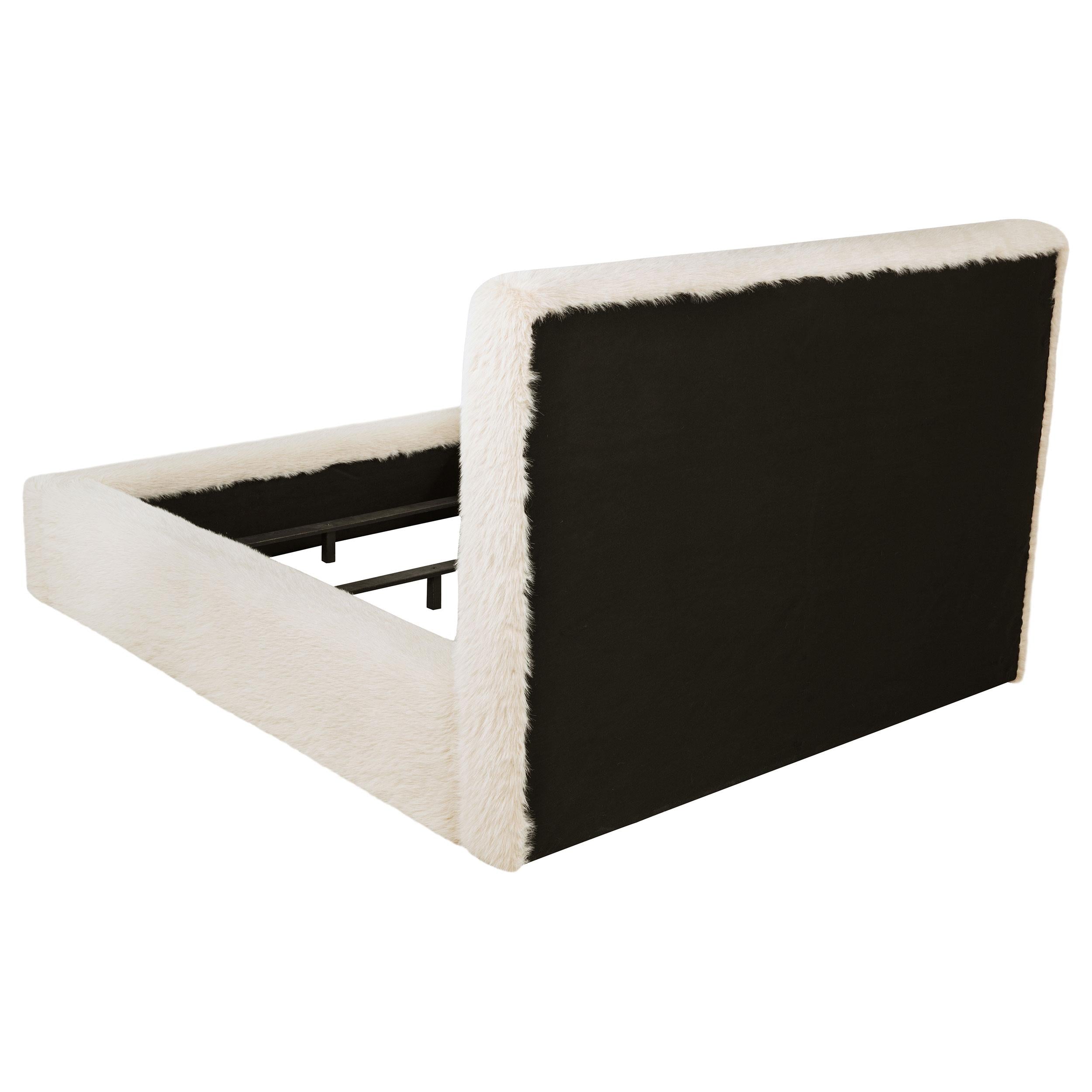  Coaster Furniture Rebecca 306141KE Faux Fur Upholstered Eastern King Bed - Cream IMAGE 4