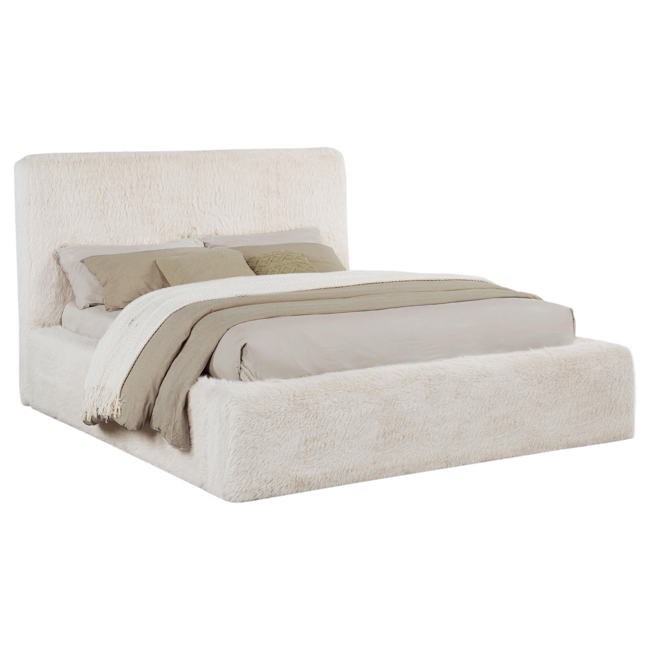  Coaster Furniture Rebecca 306141Q Faux Fur Upholstered Queen Bed - Cream IMAGE 3