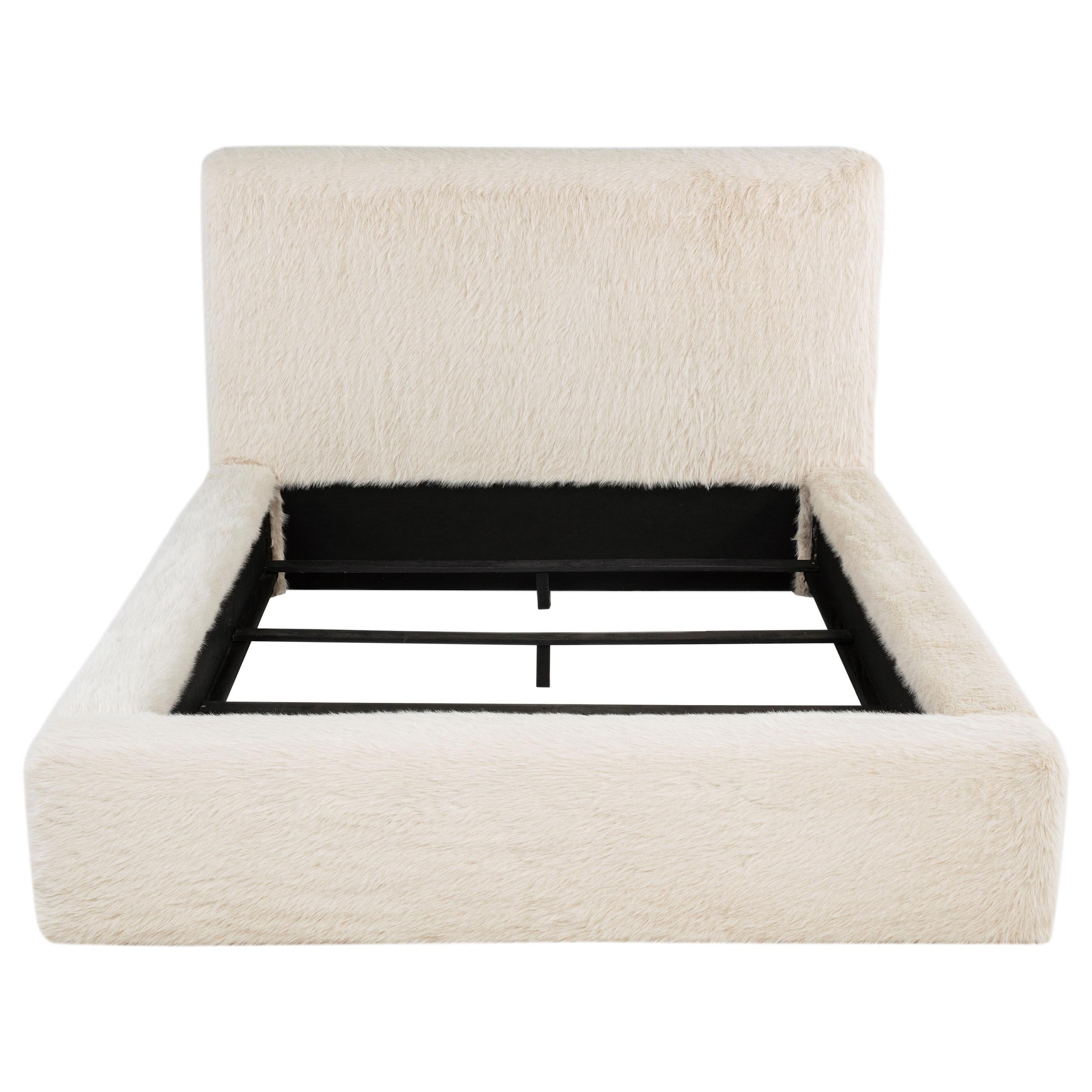  Coaster Furniture Rebecca 306141Q Faux Fur Upholstered Queen Bed - Cream IMAGE 5