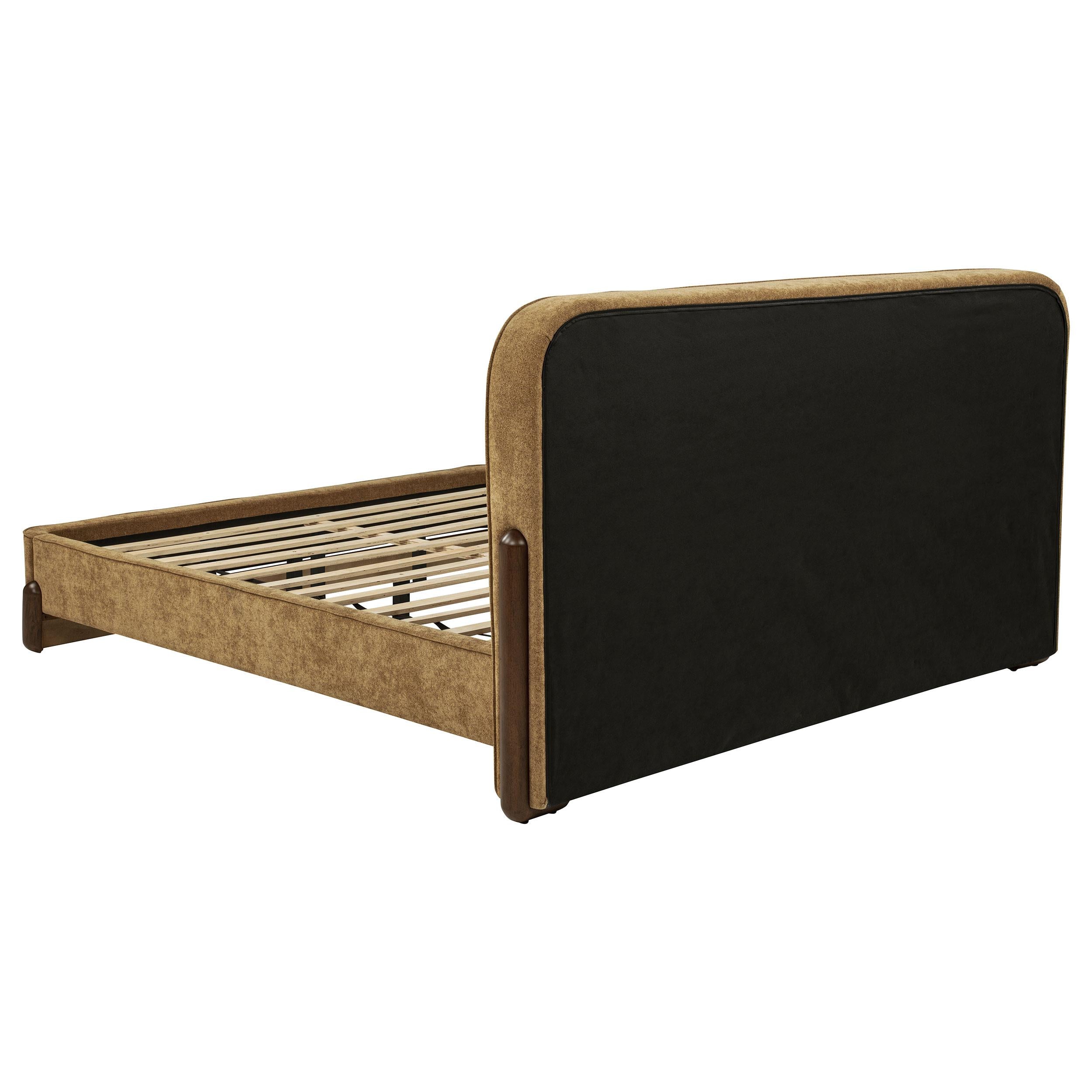  Coaster Furniture Baldacci 315954KW Upholstered California King Platform Bed - Curry/Walnut IMAGE 7