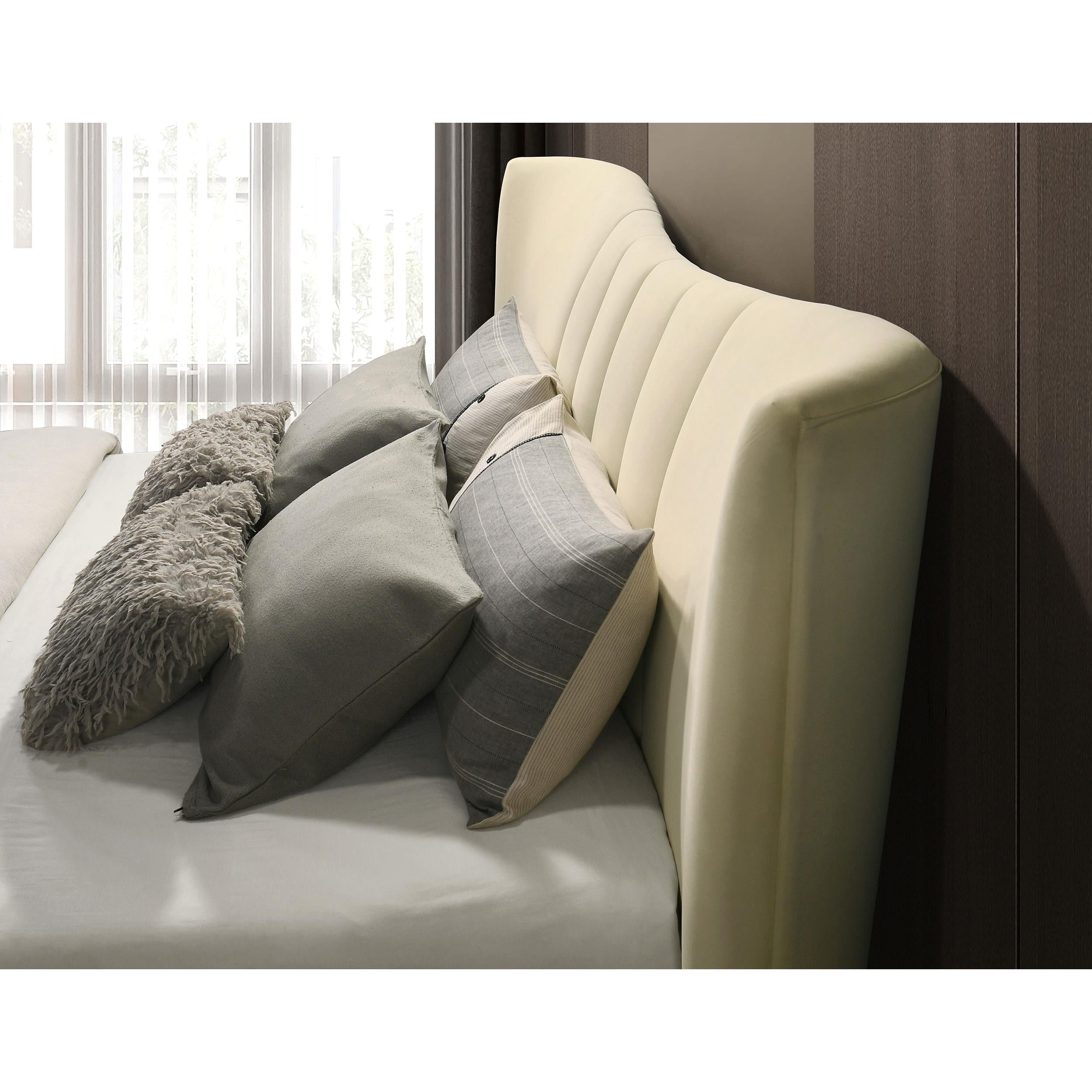  Coaster Furniture Evelyn 315956KE Upholstered Eastern King Panel Platform Bed - Ivory IMAGE 3