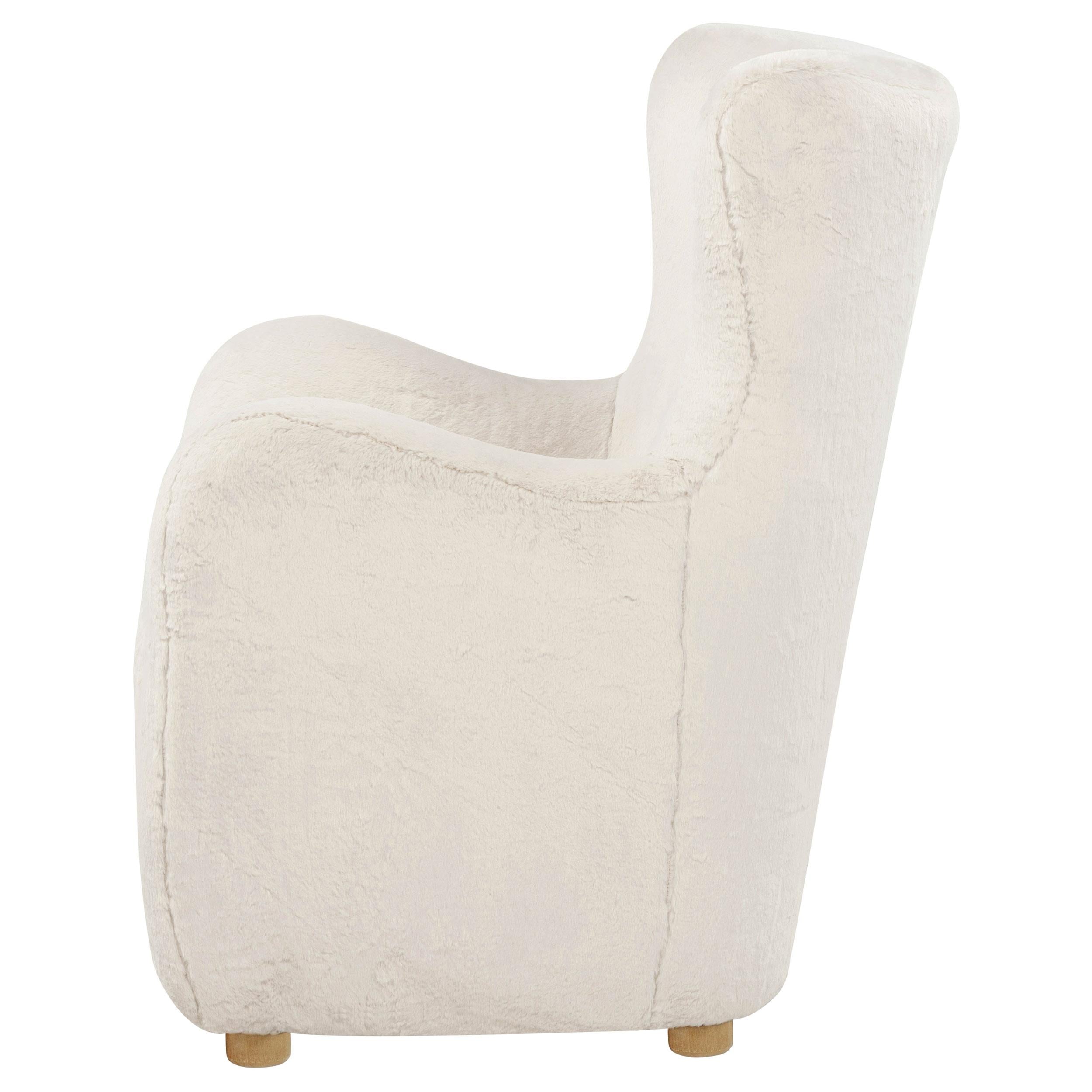  Coaster Furniture Thornton 903175 Faux Fur Upholstered Wingback Lounge Accent Chair - Ivory IMAGE 5