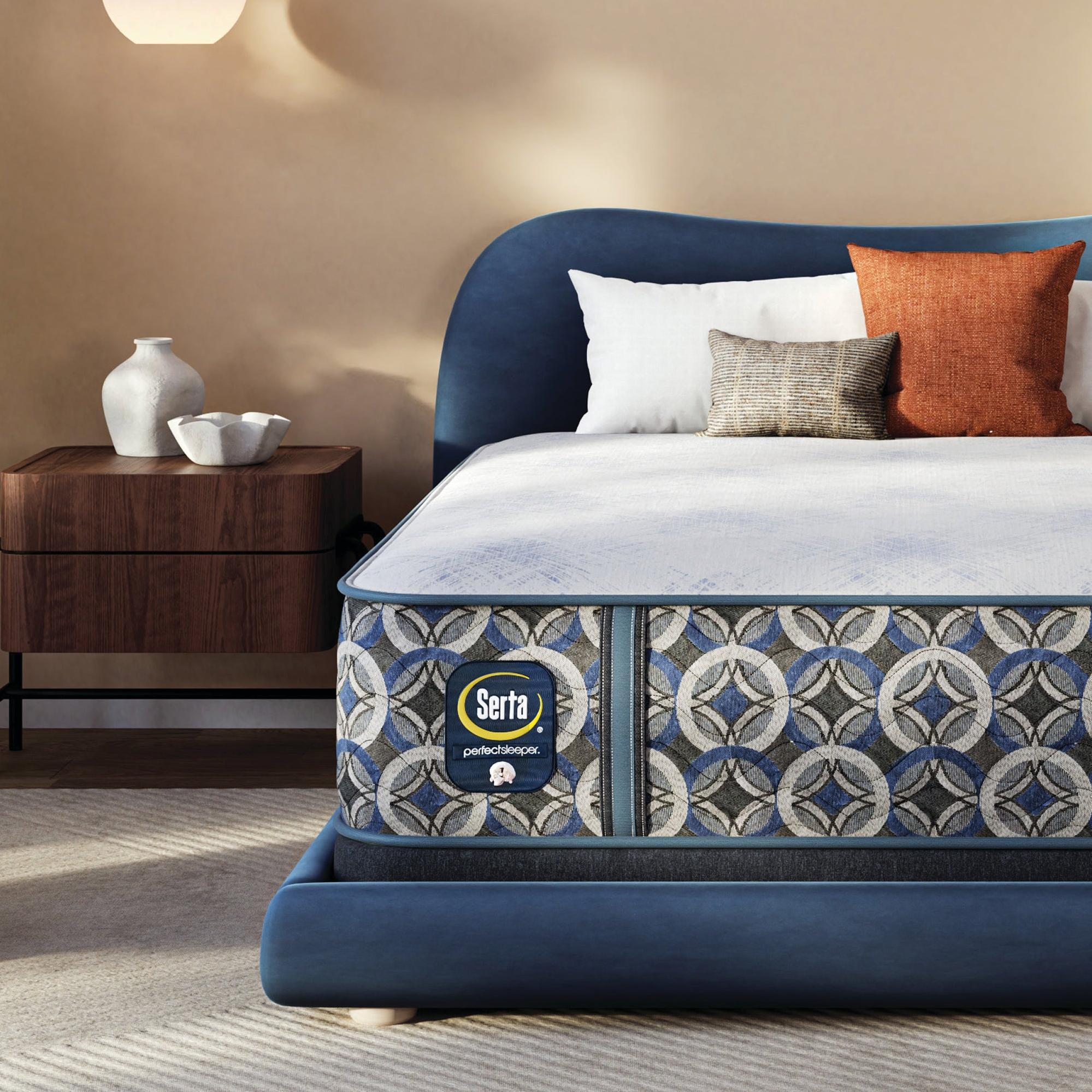  Size_King -- Cascade Bluff Plush Hybrid Mattress (King) IMAGE 2