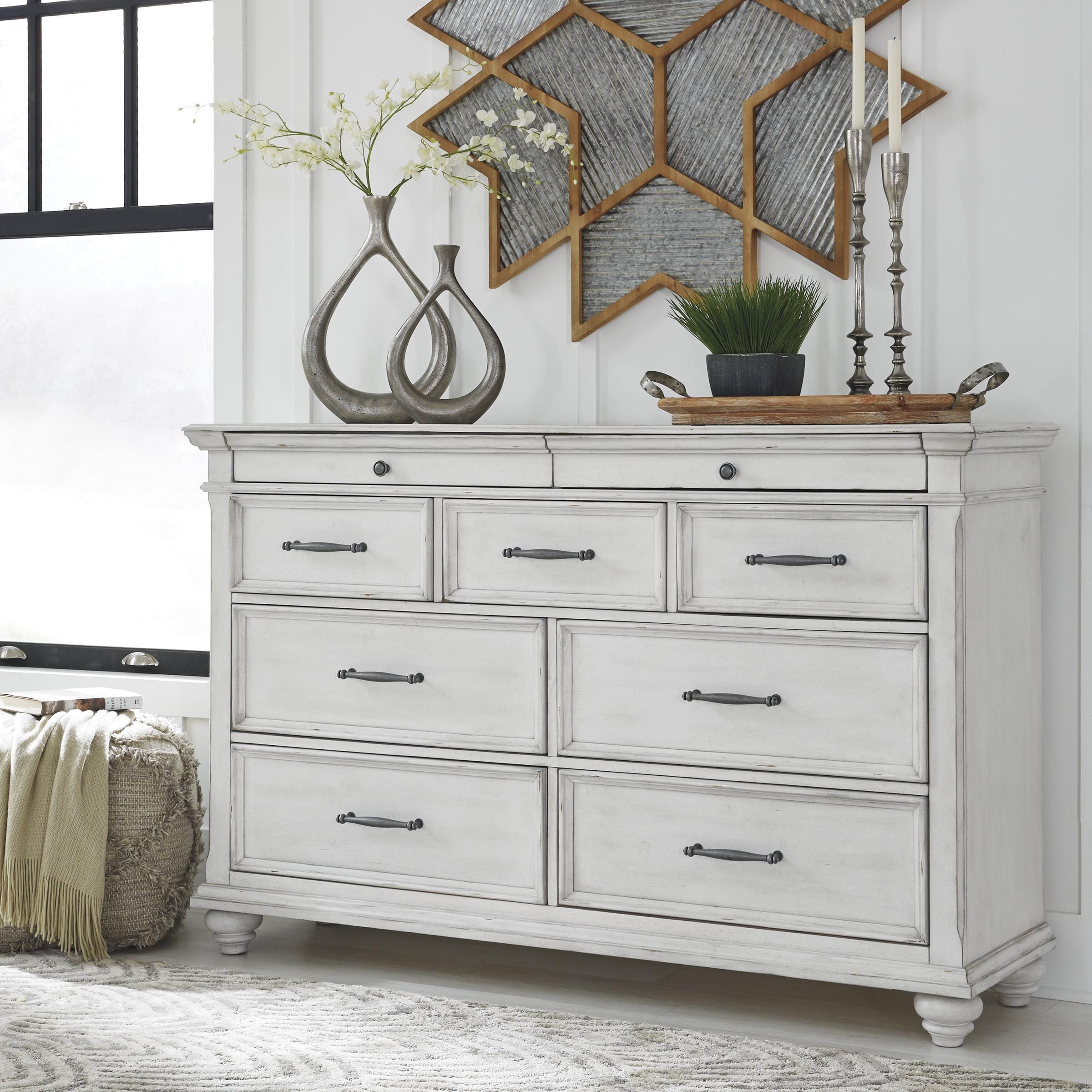 Benchcraft Kanwyn B777 6 pc Queen Panel Bedroom Set