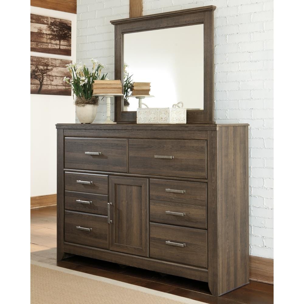 Signature Design by Ashley Dolante B130B8 6 pc Queen Bedroom Set